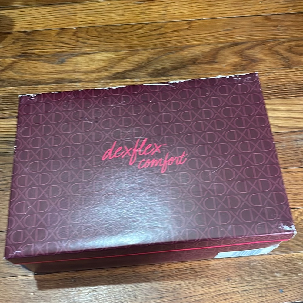 Worn but still very cute!